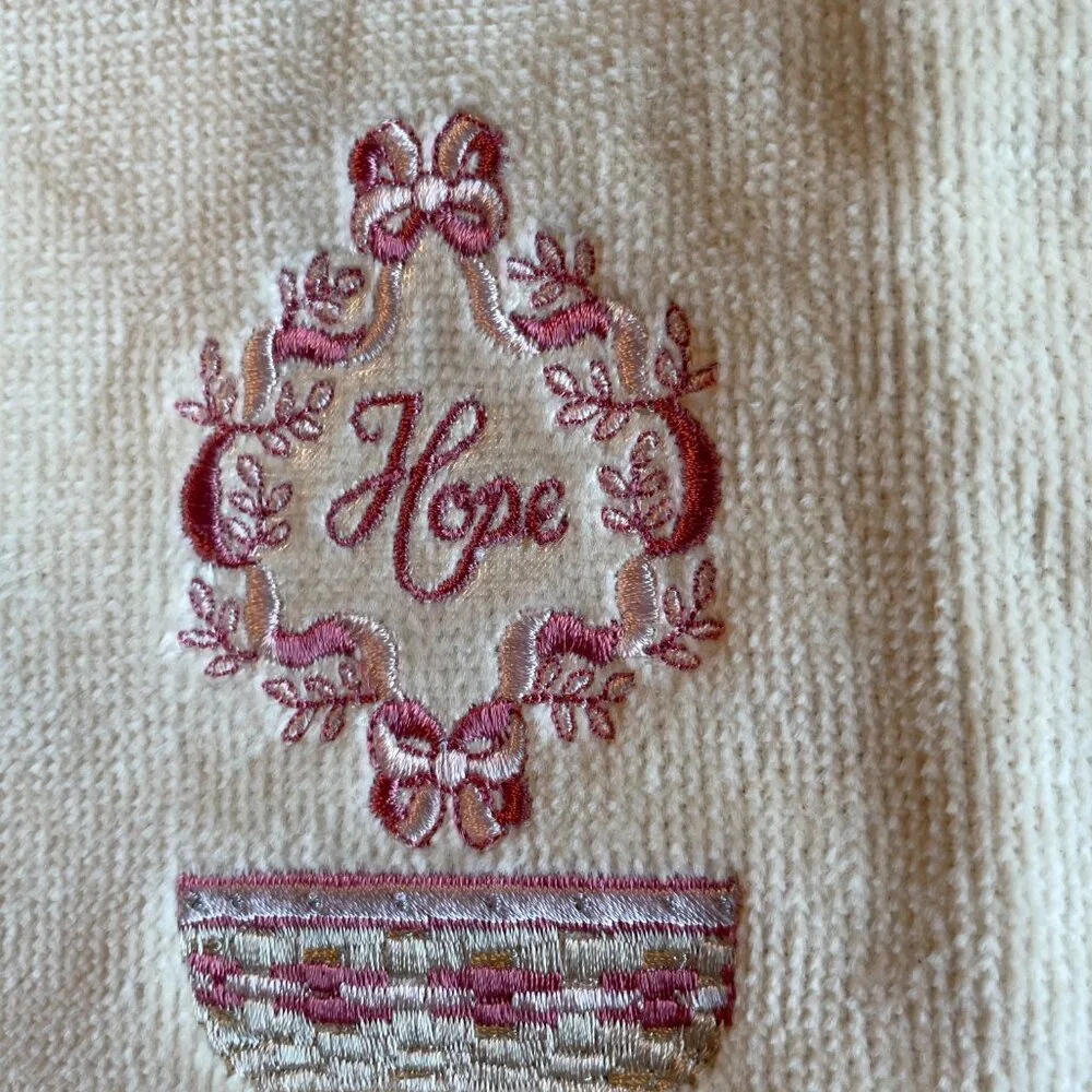 Set of 2 Cosmos Finger Tip Towel Embroidered Ivory NWT